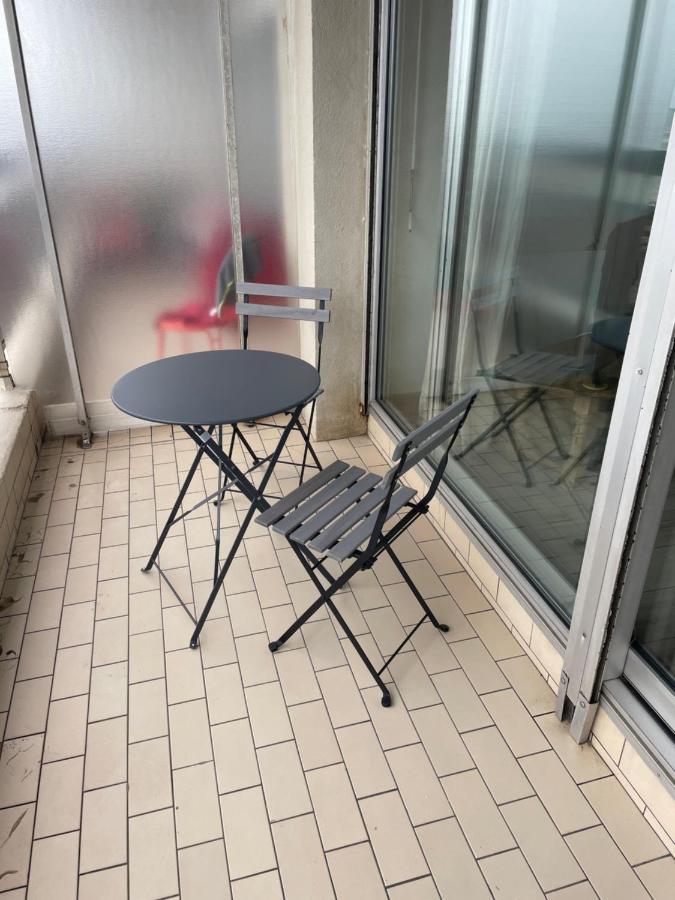 Face A La Appartement *